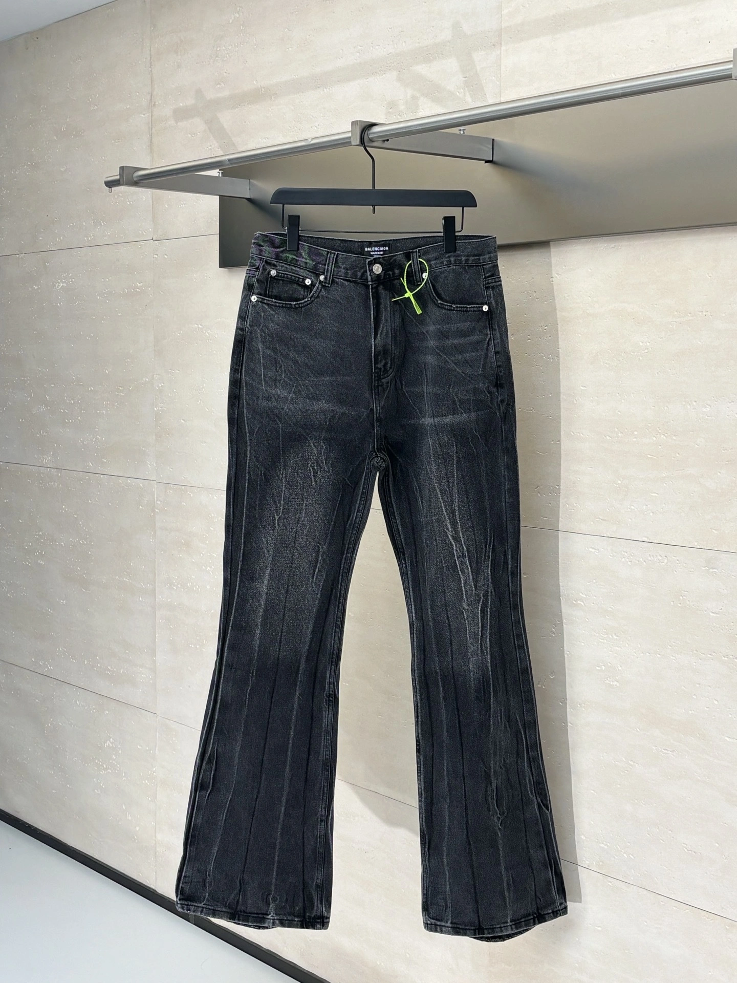 wg.luxury- 218593i16 item:E-F000G2499H
